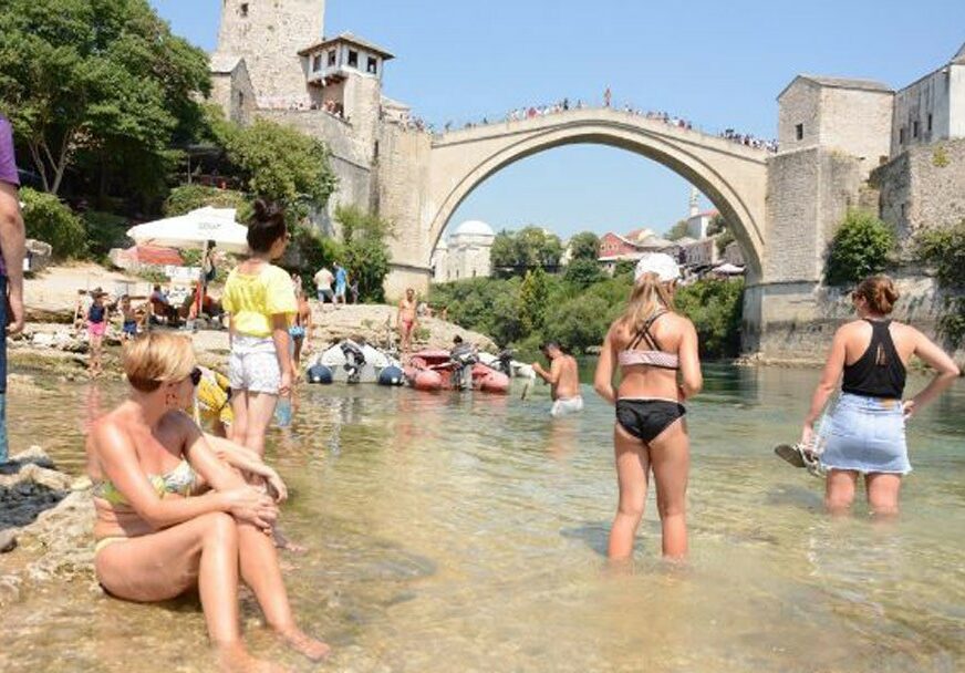 “NAJSJAJNIJI GRAD ZA KOJI NIKADA NISTE ČULI” Američki magazin o razlozima zbog kojih treba posjetiti Mostar