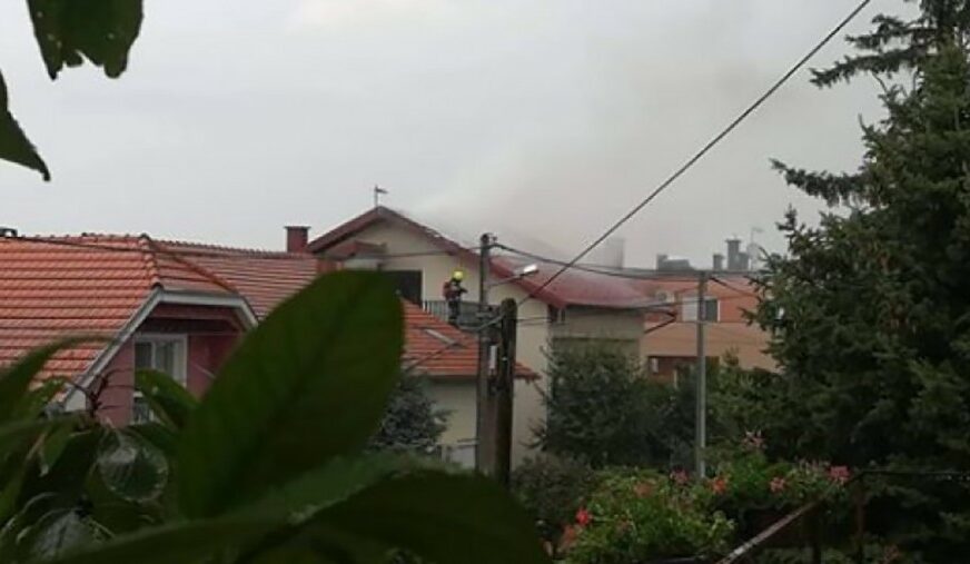 GROM ZAPALIO DVIJE KUĆE Nevrijeme praćeno pljuskovima i grmljavinom donijelo VELIKE NEVOLJE