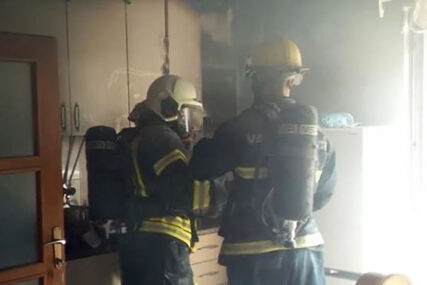 BUKTINJA U MOSTARU Gorjela porodična kuća, vatrogasci spriječili tragediju (FOTO)