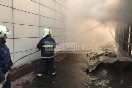 BIVŠA FABRIKA I DALJE GORI Vatrogasci iz Istočnog Sarajeva se BORE SA VATRENOM STIHIJOM (FOTO)