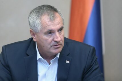 Višković: Makron uvidio ono na šta Srpska godinama upozorava