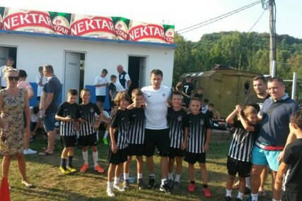 KAMP FK PARTIZAN Saša Ilić oduševio mališane, aplauz pokazao koliko je poštovan (FOTO)