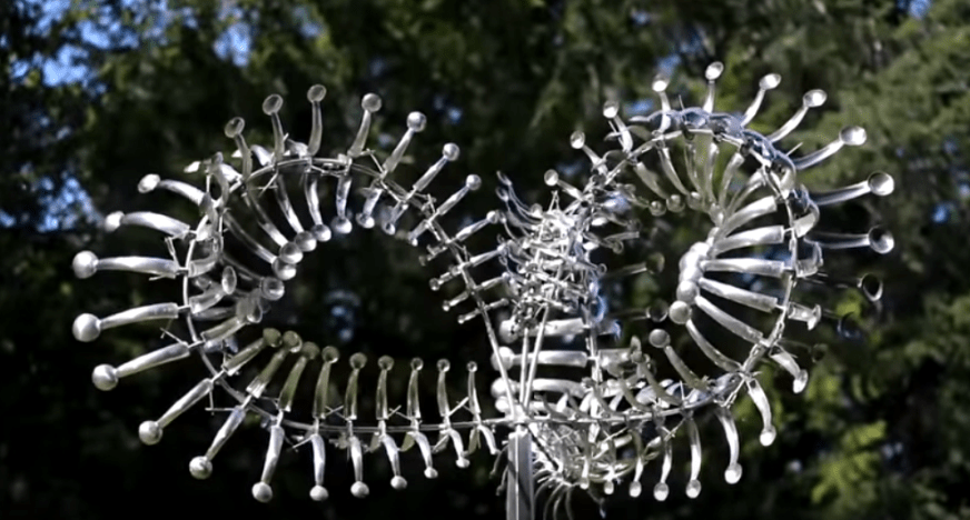OSTAVLJAJU BEZ DAHA Metalne skulpture koje pomijera vjetar (VIDEO)
