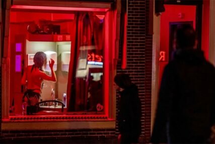 Gradonačelnica Amsterdama želi da "očisti" četvrt crvenih fenjera, PROSTITUKE SE POBUNILE
