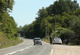 OPREZNO VOZITE Opasnost od odrona na dionicama i na usjecima
