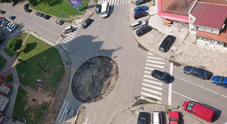 MALO UKRIVO Možete li da povjerujete da su ovaj kružni radili INŽENJERI SA ISKUSTVOM