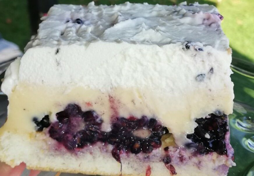 LAGANO I OSVJEŽAVAJUĆE Nećete umjeti da stanete kad probate ove ledene kocke s kupinama