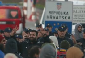 Migranti policiju zasuli mecima: Pucnjava na granici Hrvatske i BiH