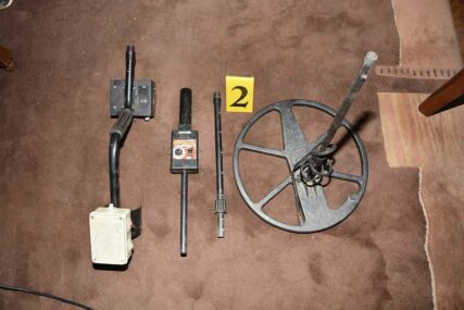 RAZBIJENA ARHEOLOŠKA MAFIJA Otac i sin iskopavali, pa prodavali istorijske predmete (FOTO)