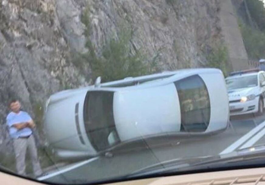 AUTOMOBIL SE PREVRNUO NA KROV Saobraćajna nesreća kod Jablanice