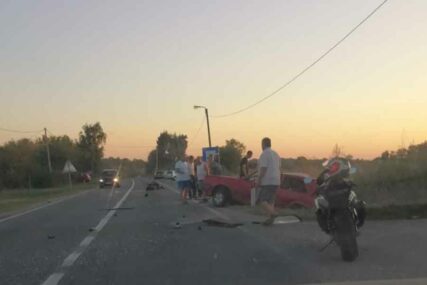STRAVIČAN SUDAR Dvije osobe POGINULE u nesreći na putu Bijeljina - Tuzla (VIDEO)
