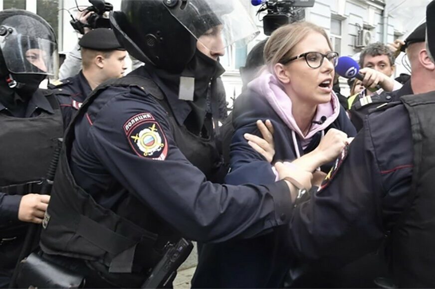 HAOS U RUSIJI Masovna hapšenja na protestu, privedeni lideri opozicije, demonstranti viču "DOLJE PUTIN" (FOTO, VIDEO)