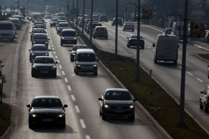 VOZAČI, BUDITE OPREZNI Na putevima u Srpskoj zbog niske temperature moguća poledica