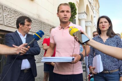 „ŽELIMO RJEŠENJA“ Stanivuković i Trivićeva predali potpise građana za PROVJERU DIPLOMA