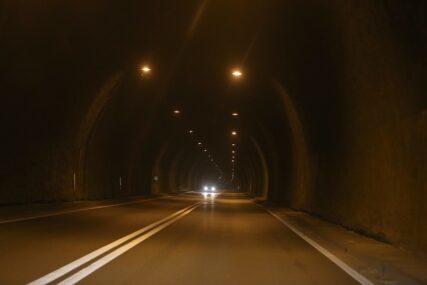 vožnja u tunelu