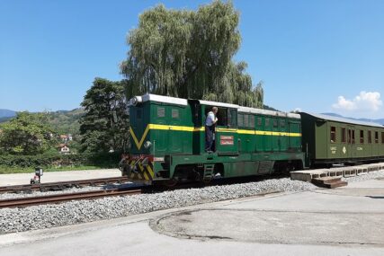 NOVA ATRAKCIJA U Višegrad stigao turistički voz "Nostalgija"