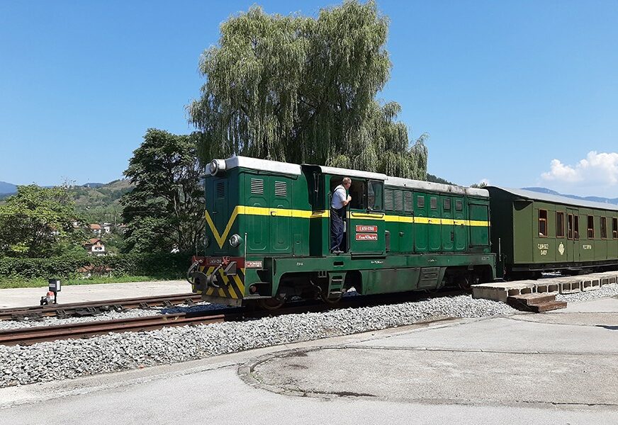 NOVA ATRAKCIJA U Višegrad stigao turistički voz "Nostalgija"