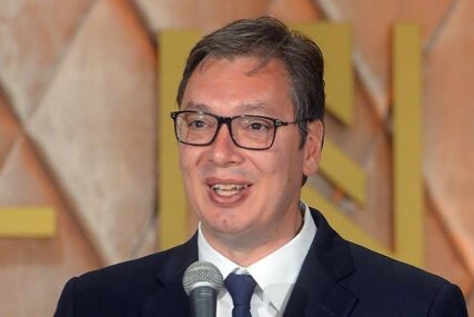 “PRIJATELJSTVO ZASNOVANO NA ČASNOJ DRUŽBI” Vučić čestitao Putinu Dan Rusije