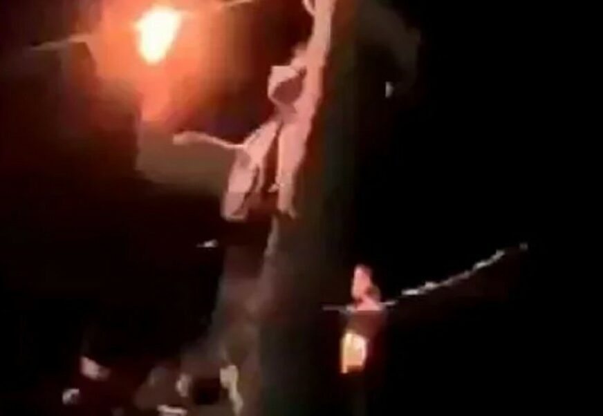 KOBNA ŽURKA Pijani student se popeo na banderu, a onda je uslijedio ELEKTRO ŠOK (VIDEO)