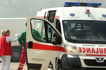 Sudar autobusa i taksija: Putnici prevezeni u bolnicu, TAKSISTA POBJEGAO s mjesta nesreće