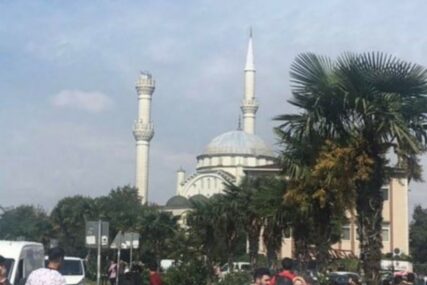 ZEMLJOTRES U ISTANBULU Srušio se minaret sa džamije, škole evakuisane (VIDEO)