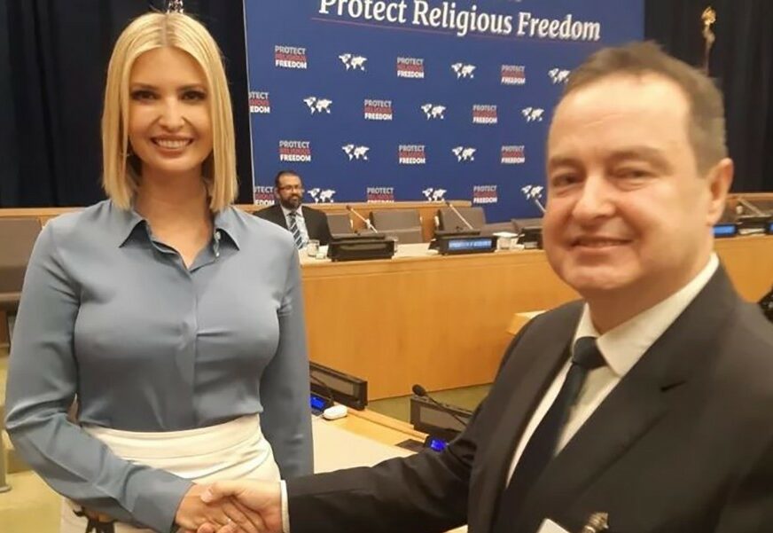 UKRALI SVU PAŽNJU Slika Ivice Dačića i Ivanke Trump bez grudnjaka postala hit (FOTO)