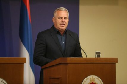 BRUTALNE UVREDE U SKUPŠTINI Miladin Stanić ponovo MINISTARKU NAZVAO GLUPAČOM