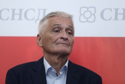 POZVAO SIPU DA SE UKLJUČI Špirić osudio napade na novinarku zbog pisanja o otpadu iz Italije