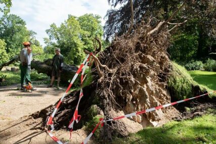 DJEVOJČICA POGINULA U SLOVAČKOJ Snažna oluja pogodila centralni dio Evrope