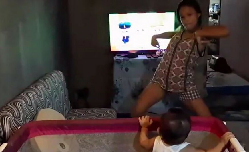 NESTAŠNA TETA Zamolili su je da pričuva dijete, a onda je kamera snimila njen VRELI PLES (VIDEO)
