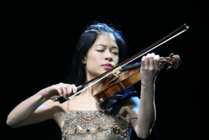 VANESA MEJ UZ PRATNJU KAMERNOG ANSAMBLA Svjetski poznata violinistkinja pred publikom u Beogradu (VIDEO)