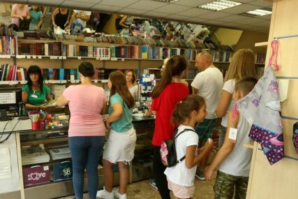 Za novu školsku godinu: Odobreni novi udžbenici za osnovce i srednjoškolce u Srpskoj