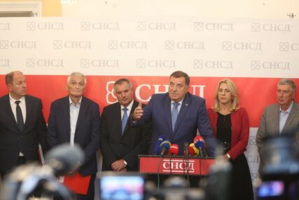 GO SNSD USVOJIO 64 ZAKLJUČKA Dodik: Neprihvatljivo formiranje nove republike BiH