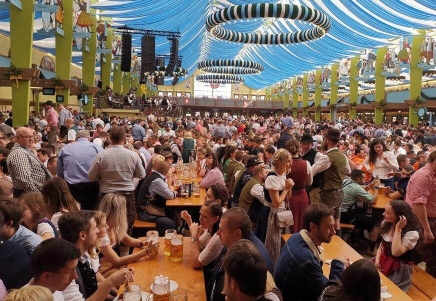 KO ŽELI PIVO MORAĆE U KINU Oktoberfest u Minhenu otkazan prvi put poslije 70 godina