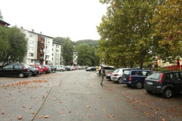"Problem su mjesta kojih nema" Mještani Starčevice protiv naplate parkinga u njihovom naselju