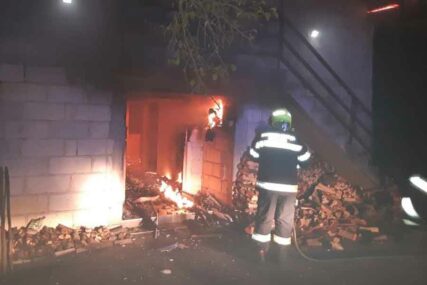 BUKTINJA KOD BANJALUKE Gorjela kuća u Golešima, vatrogasci do jutra GASILI POŽAR (FOTO)