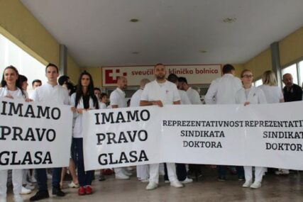 „NE ODUZIMAJTE NAM REPREZENTATIVNOST“ Održan štrajk upozorenja ljekara i stomatologa u Mostaru