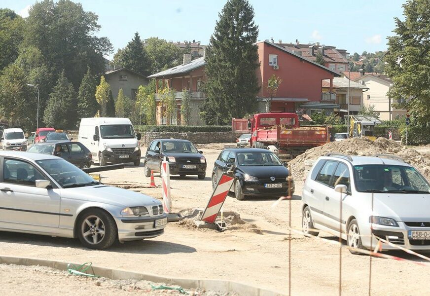 VOZAČI OD SUTRA NA MUKAMA Gradnja kružnog toka na Kočićevom vijencu obustavlja saobraćaj
