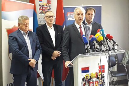 Šarović: Važan sastanak sa Vučićem, informacije do sada uobičajeno išle jednosmjerno