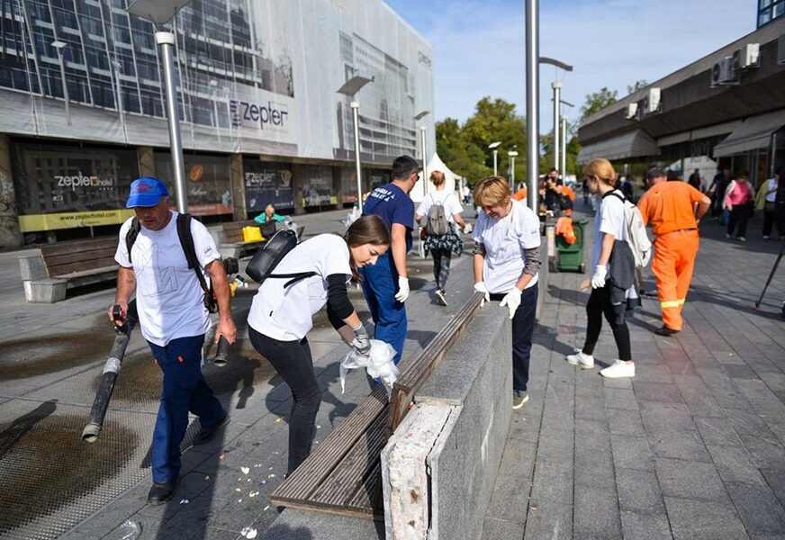 "POZITIVNA ATMOSFERA" Banjalučani zajedno čistili centar grada