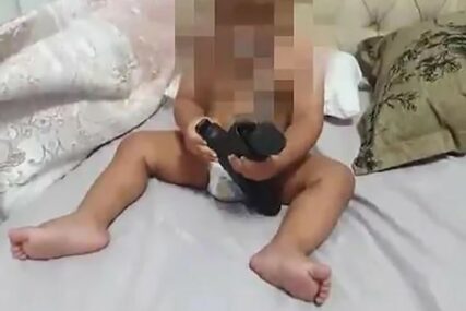 Snimao je sina kako se igra sa njegovom omiljenom "igračkom" i zbog toga je završio IZA REŠETAKA (VIDEO)
