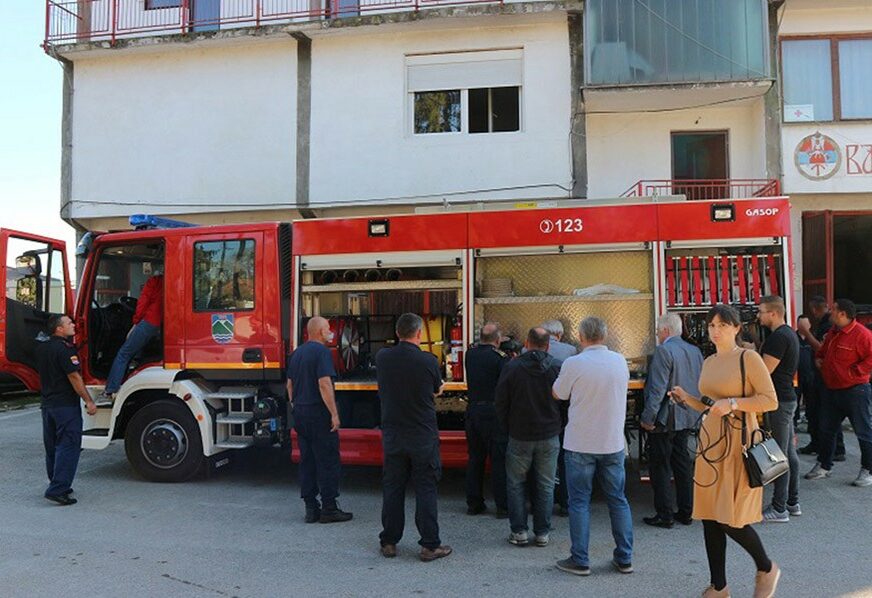 Vatrogasci u Bratuncu dobili novo vozilo