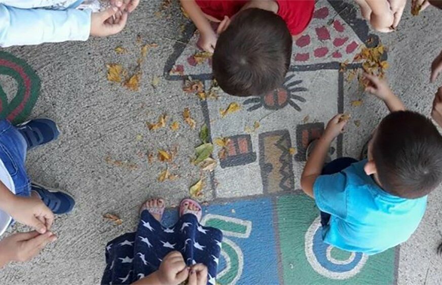 Romska djeca IZBAČENA iz vrtića jer ministarstvo KASNI SA PLAĆANJEM