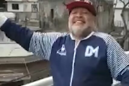 JEDAN OD NAJBOLJIH Pogledajte kako je Maradona navijače protivničkog kluba bacio u trans (VIDEO)
