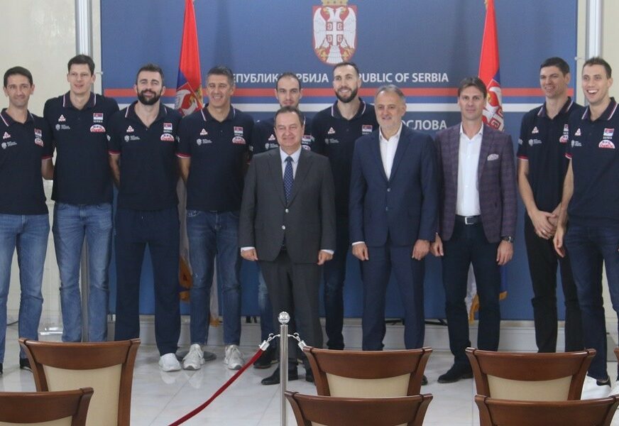 VELIKO PRIZNANJE ZA ODBOJKAŠE Srpskim reprezentativcima uručeni diplomatski pasoši
