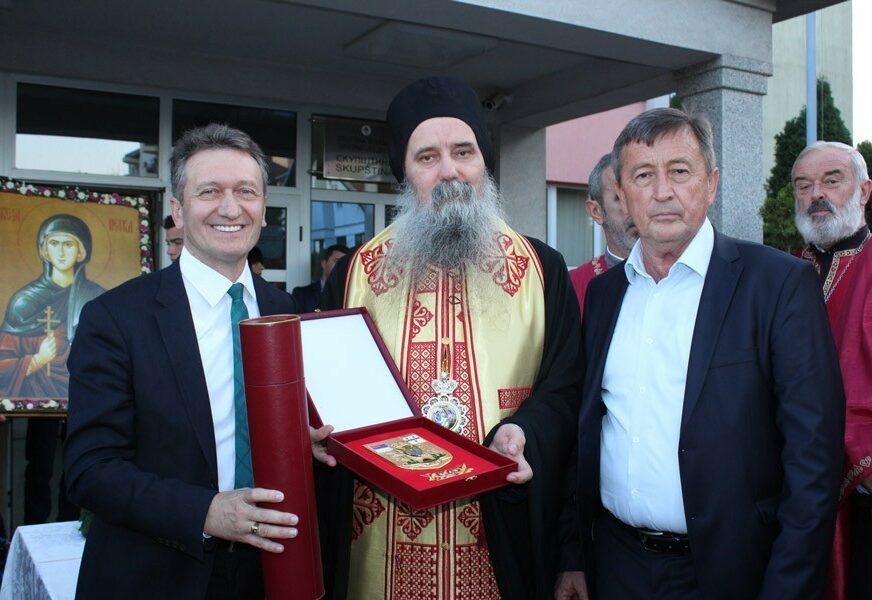 Uručeno najveće priznanje opštine Ugljevik Eparhiji zvorničko-tuzlanskoj