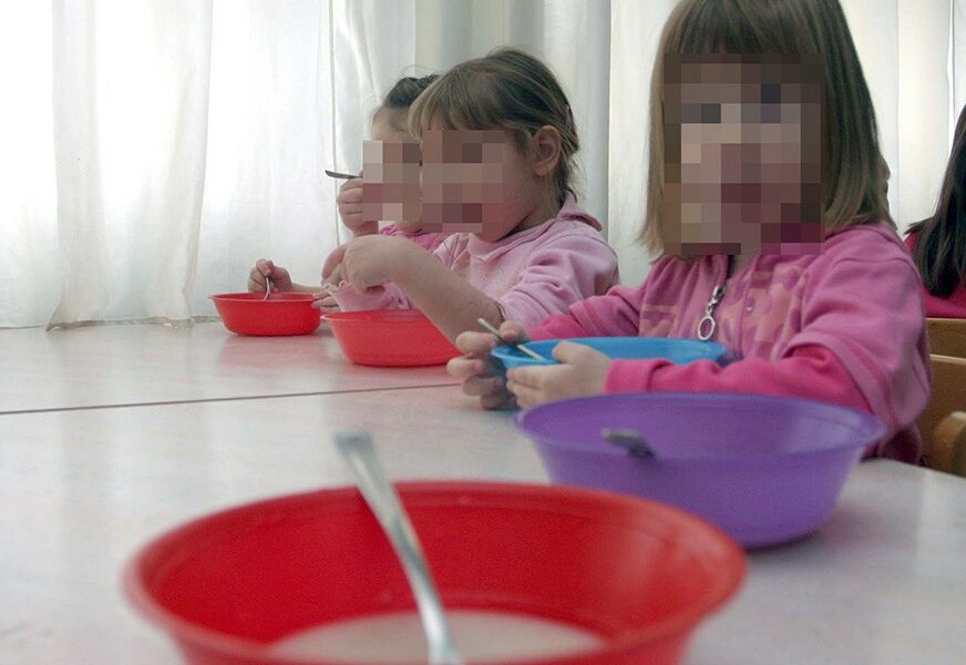 Da li će djeca u vrtićima ostati bez obroka: Nadležni se svađaju oko toga ko je kriv, a ne nude rješenje