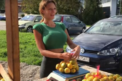 POSTALA POPULARNA "Kristina mandarina" odjavila štand, javila se iz Beograda sa novim izgledom (FOTO)