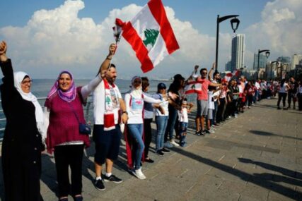 SIMBOL NACIONALNOG JEDINSTVA Libanci formirali LJUDSKI LANAC dug 170 kilometara