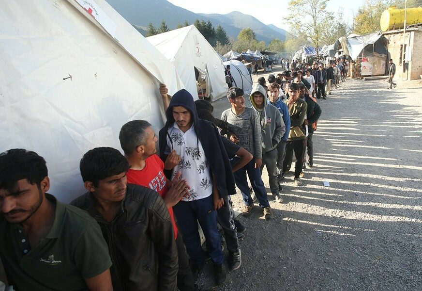 Skoro 5.000 migranata nalazi se u prihvatnim centrima, od toga 500 MALOLJETNIKA BEZ PRATNJE